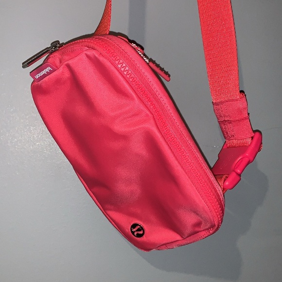 MAKE OFFER 💕 Lululemon Pink Belt Bag- WORN ONCE - Picture 4 of 9
